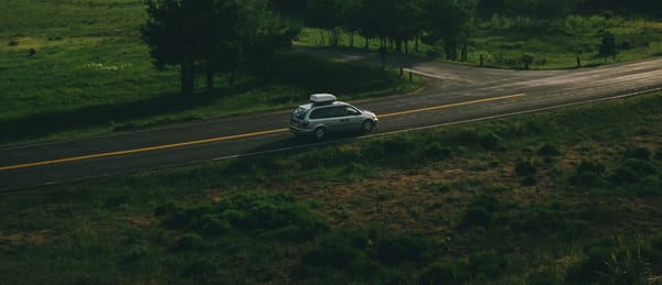 Kaip išlaikyti maistą šaltą valandų valandas keliaujant automobiliu